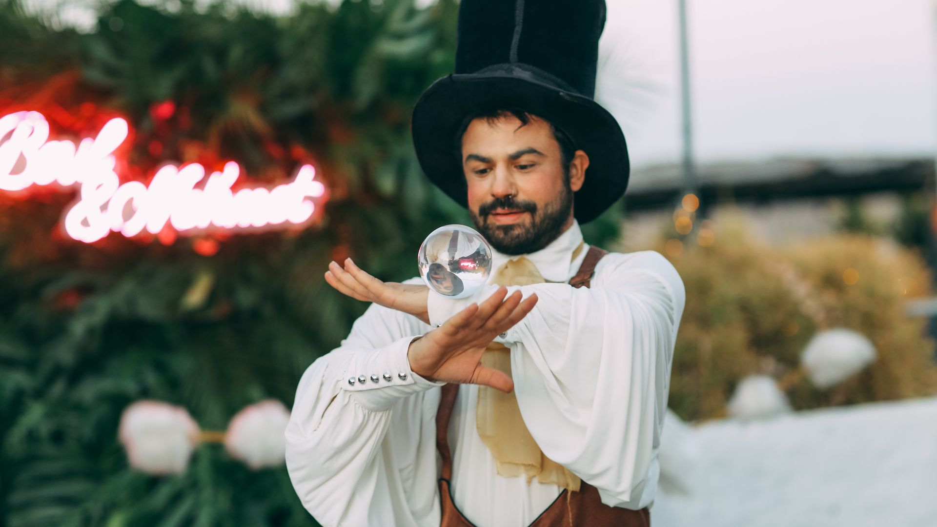 Choisir un magicien à Angers pour mariage, anniversaire, entreprise ?